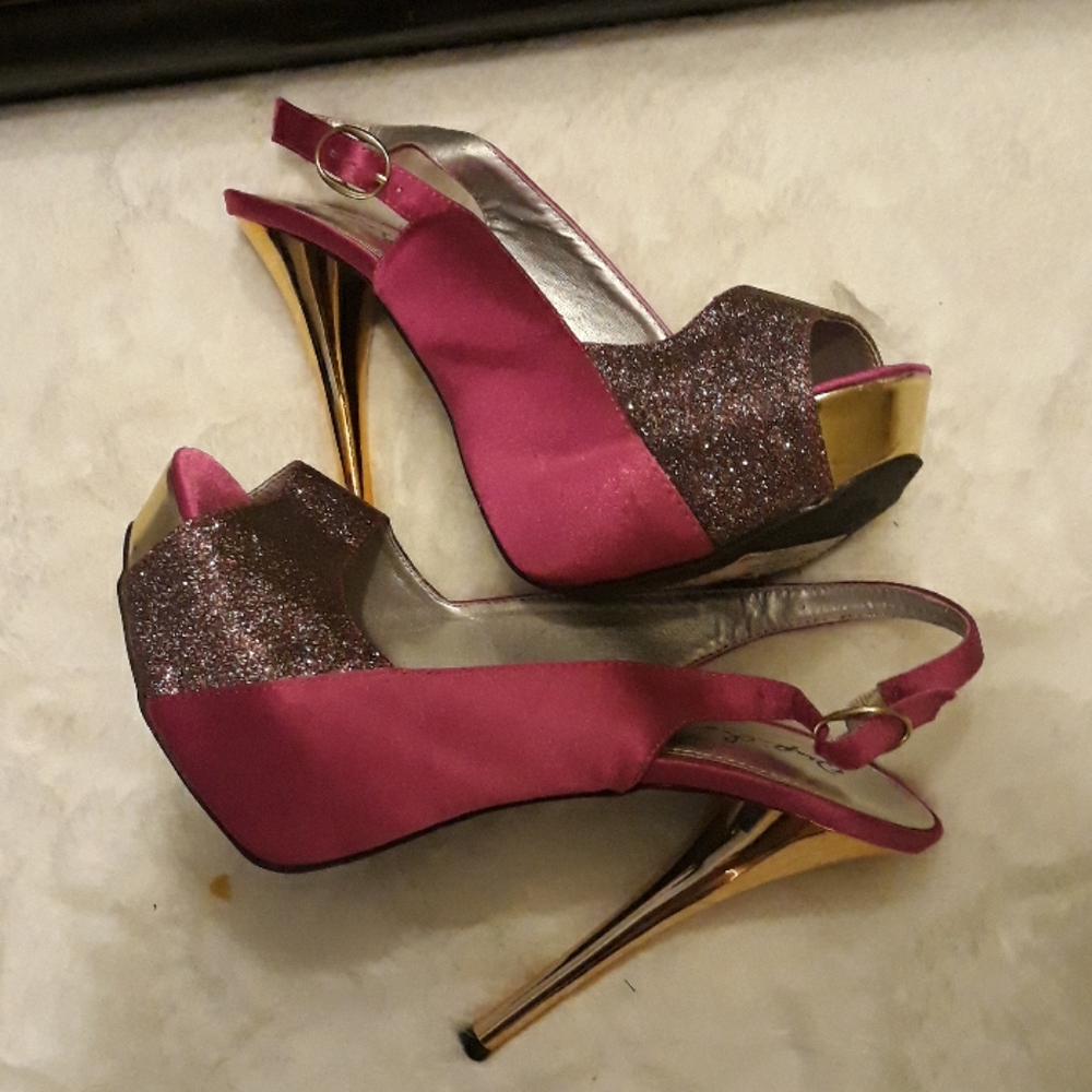 Heels - Picture 3 of 4